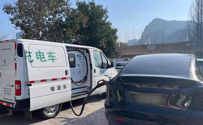 白银区汽车搭电